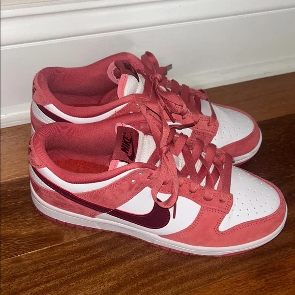 Women’s Nike Dunks Size 8 - Picture 3 of 3